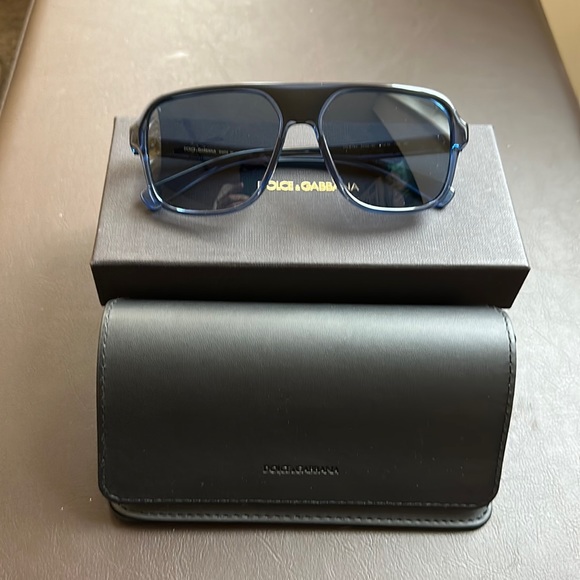 Dolce & Gabbana Unisex Sunglasses - Picture 4 of 13